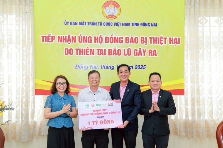 C.P. Việt Nam "chung tay hướng về đồng bào vùng lũ"