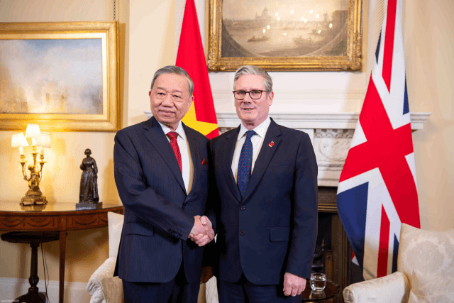 Thủ tướng Liên hiệp Vương quốc Anh và Bắc Ireland chủ trì Lễ đón chính thức và hội đàm với Tổng Bí thư Tô Lâm