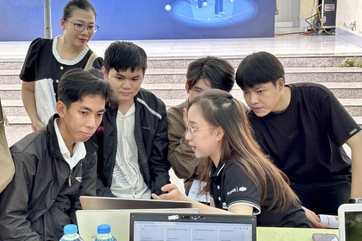 Cần chính sách đãi ngộ có tính cạnh tranh quốc tế để thu hút và giữ chân nhân tài