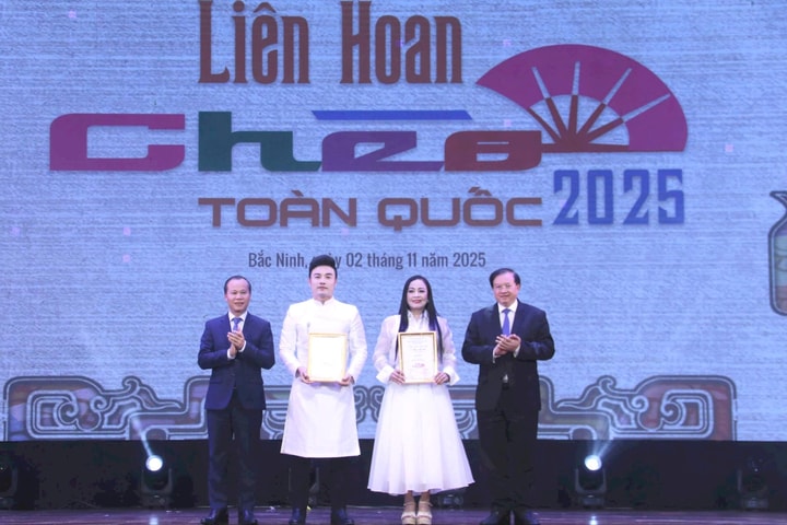 NSƯT Quốc Phòng của Nhà hát Chèo Hà Nội đạt giải Xuất sắc trong Liên hoan Chèo toàn quốc 2025