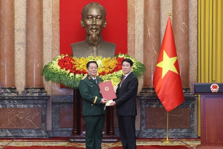 Chủ tịch nước trao quyết định bổ nhiệm Chủ nhiệm Tổng cục chính trị và thăng quân hàm Đại tướng, Thượng tướng