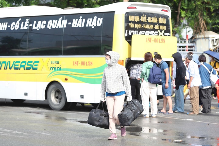 Hà Nội kiểm tra hoạt động kinh doanh vận tải hành khách bằng xe ô tô