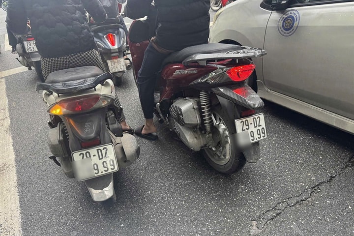 Hà Nội: Đã xác minh, xử lý 2 xe mô tô gắn cùng một biển kiểm soát