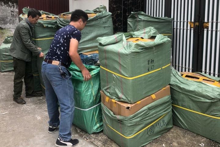 Hà Nội: Phát hiện cơ sở kinh doanh 1.610 túi xách nghi giả nhãn hiệu