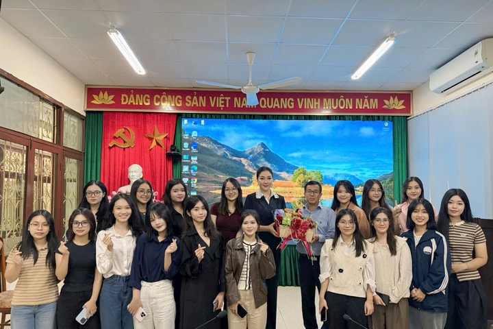 Sinh viên Báo chí “rèn nghề” tại Tòa soạn Báo Hànộimới