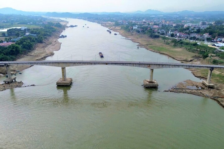 [Podcast] Kiểm định khẩn cấp cầu sông Lô sau khi lộ cốt thép trụ cầu