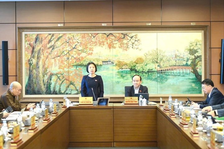 Cần bỏ quy định “vừa đá bóng, vừa thổi còi” trong thi công công trình