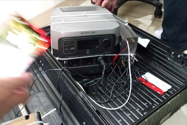 Giấu BTS giả mạo trong vali để phát tán tin nhắn rác, lừa đảo tại Hà Nội