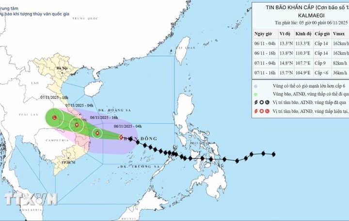 Tin bão mới nhất: Bão số 13 Kalmaegi di chuyển nhanh, giật cấp 17, áp sát Quy Nhơn, cảnh báo rủi ro thiên tai cấp 4