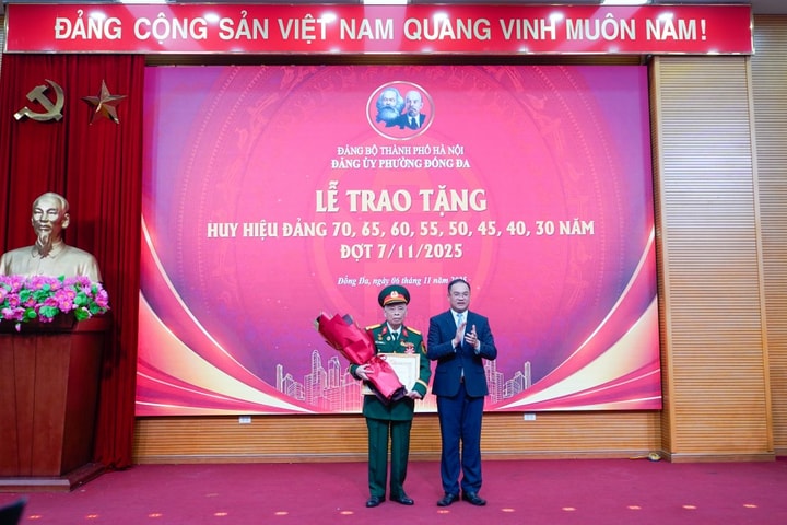 Tôn vinh 128 "bông hoa đẹp" cống hiến trọn đời cho lý tưởng của Đảng