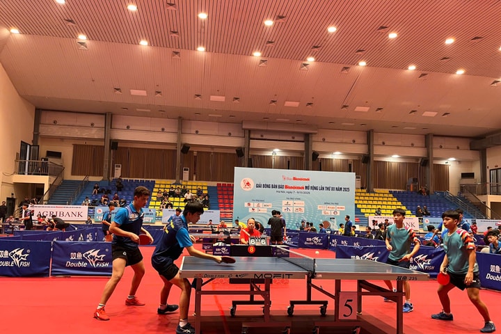 Giải Bóng bàn Báo Hànộimới mở rộng lần thứ XII năm 2025: Các vận động viên trẻ thể hiện sức mạnh