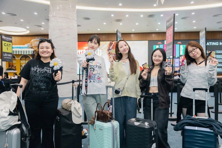 Fan đổ về Ocean City check in G-DRAGON 2025 WORLD TOUR [Übermensch] IN HANOI, háo hức chờ concert lịch sử