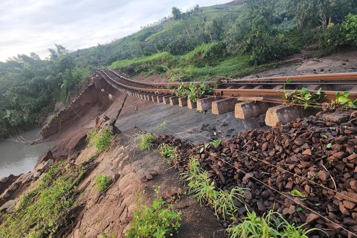 Chuyển tải hành khách bằng đường bộ giữa ga Tuy Hòa và ga Diêu Trì