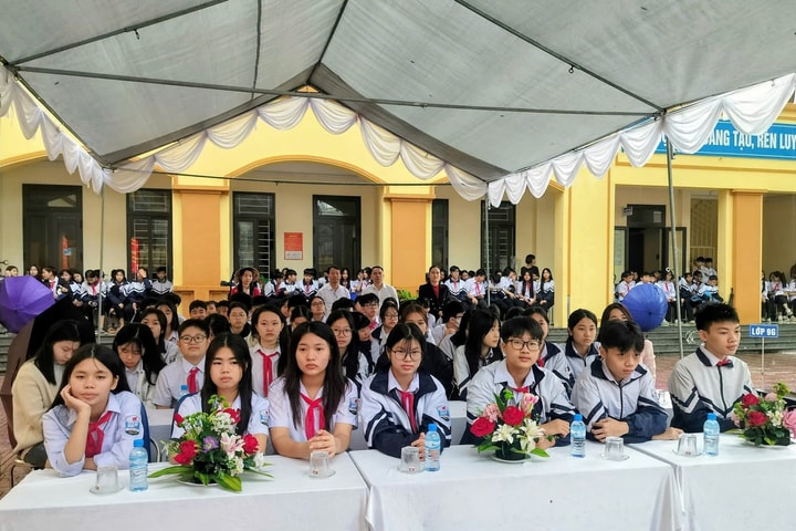 Xã Tây Phương: Hơn 1.000 học sinh tham gia “Phiên tòa giả định” hưởng ứng Ngày pháp luật Việt Nam