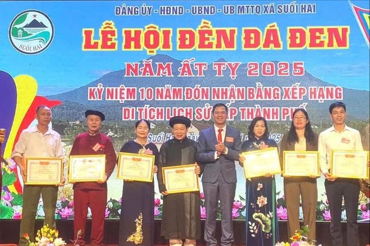 Khai hội đền Đá Đen, xã Suối Hai năm 2025