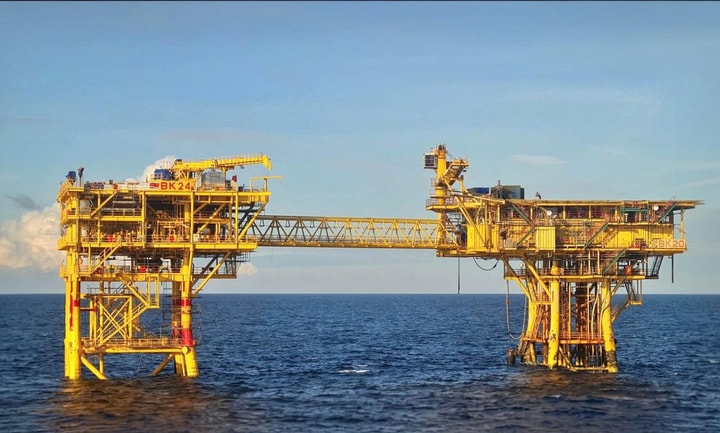 Petrovietnam/Vietsovpetro khánh thành giàn đầu giếng BK-24 chào mừng Đại hội Đảng toàn quốc lần thứ XIV