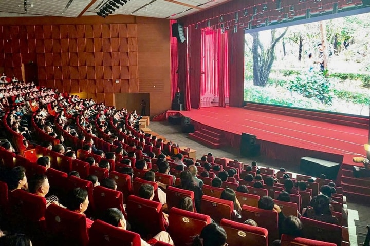 Khán giả hào hứng thưởng thức tuần phim đặc biệt "Vùng mỏ Quảng Ninh"