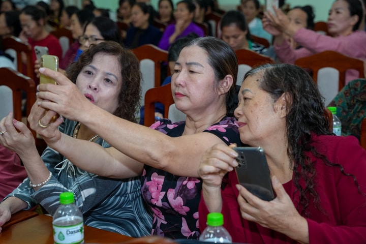 Công ty Coca-Cola Việt Nam tiếp tục nâng cao quyền năng kinh tế cho phụ nữ làng nghề