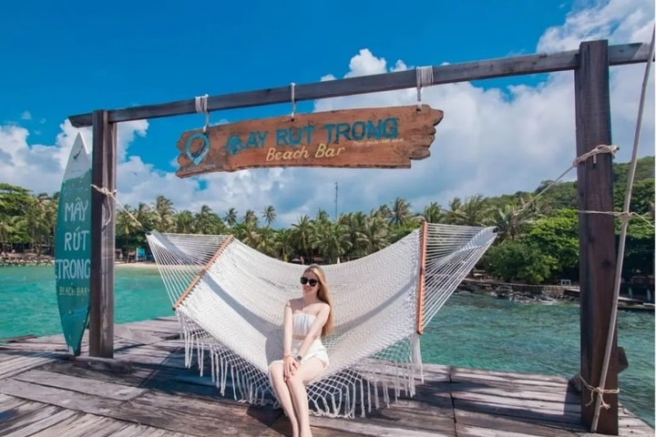 Nhân Ngày Độc thân Booking.com gợi ý những điểm đến phù hợp để du lịch một mình và tận hưởng “Me-time”