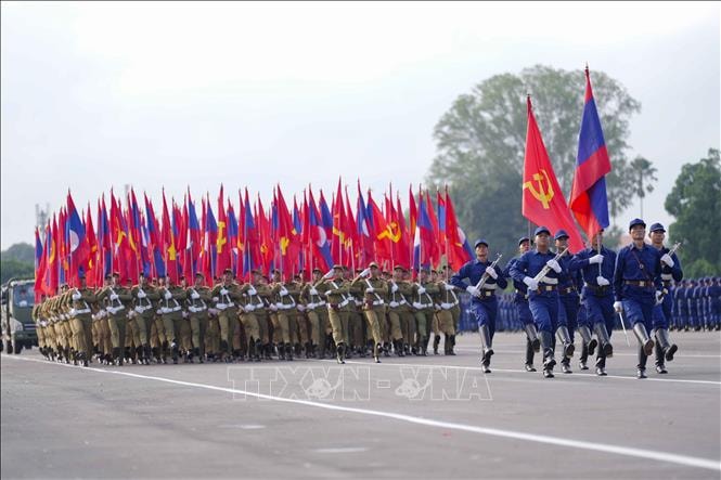 Lào sẵn sàng cho buổi diễu binh diễu hành chào mừng 50 năm Quốc khánh