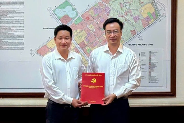 Công bố Quyết định chuẩn y Ủy viên Ban Thường vụ Đảng ủy phường Thanh Xuân