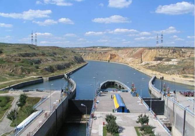 Khoảng 13.500km2 đường thủy của Ukraine cần được rà phá bom mìn