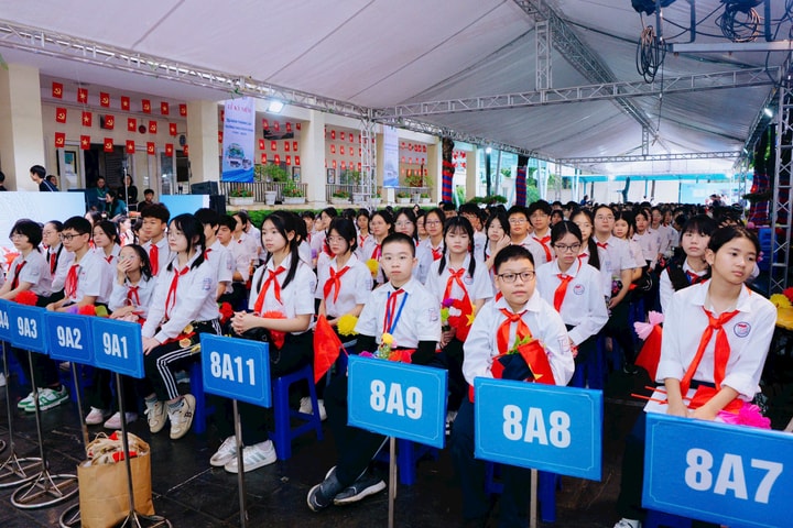 70 năm Trường Trung học cơ sở Dịch Vọng: Hành trình của những nhà giáo tâm huyết