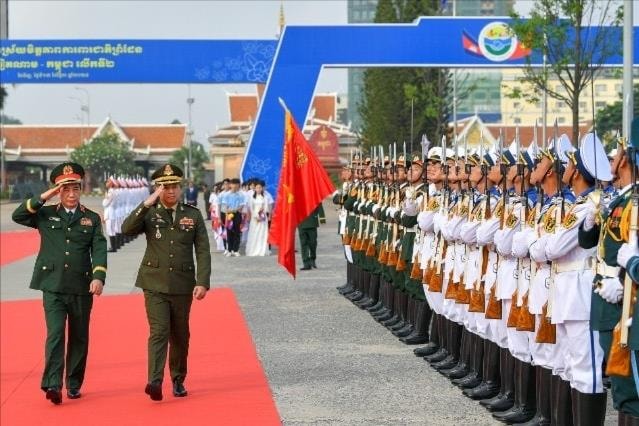 Bộ trưởng Bộ Quốc phòng hai nước Việt Nam - Campuchia hội đàm