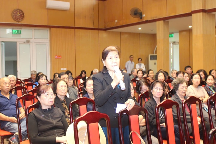 Cử tri phường Hai Bà Trưng kiến nghị nhiều nội dung về bảo đảm vệ sinh môi trường