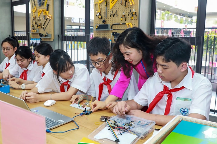 Tiên phong trong sự nghiệp “trồng người”