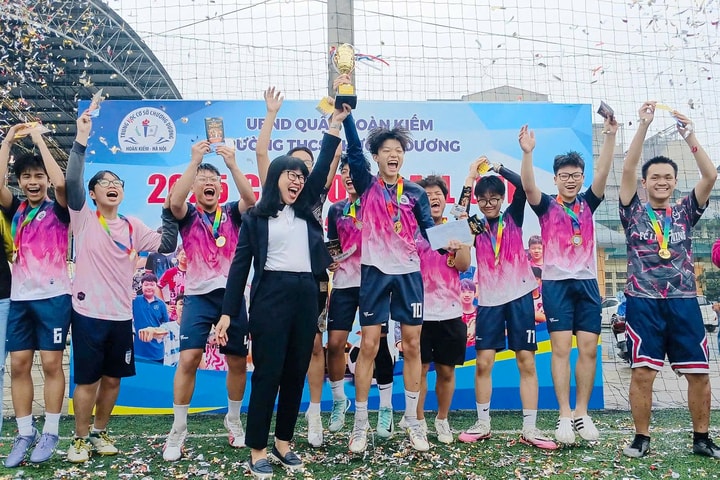 “Giữ lửa” mô hình dạy 2 buổi/ngày ở vùng bãi sông Hồng