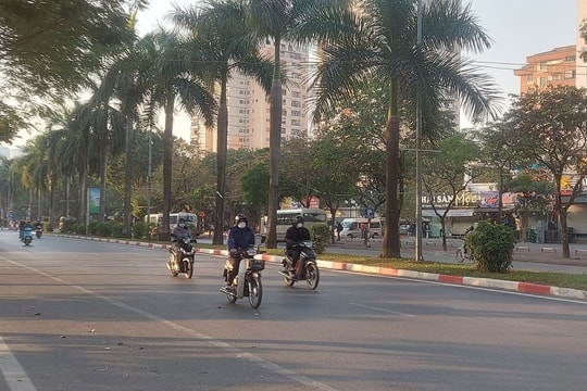 Miền Bắc nắng hanh, Trung Bộ có mưa rải rác