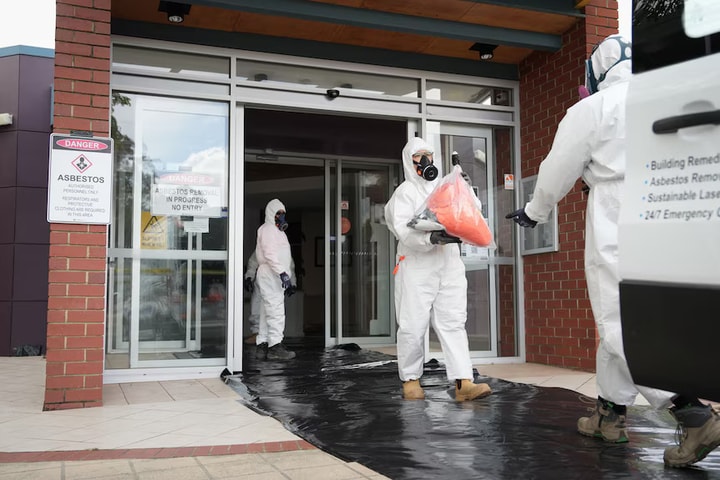 Australia đóng cửa hàng loạt trường học do lo ngại chất độc