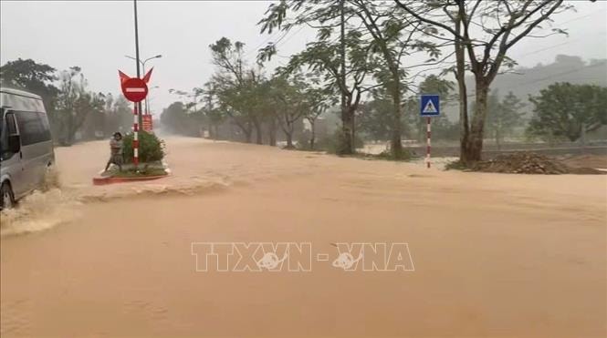 Thủ tướng Chính phủ yêu cầu chủ động ứng phó mưa lũ tại khu vực Trung Bộ