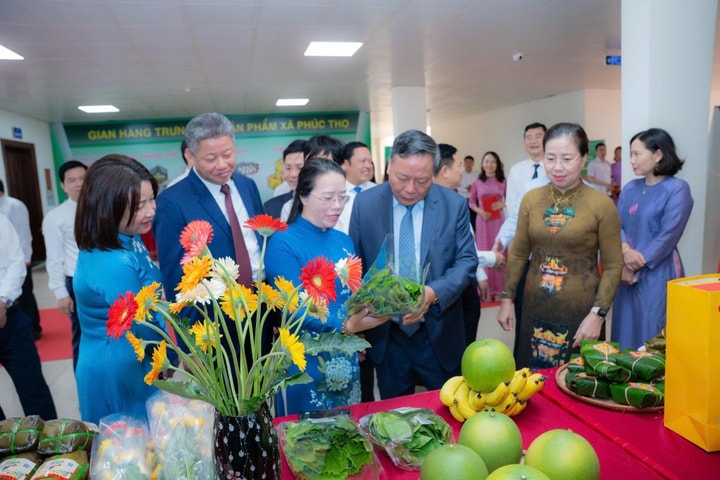 Xây dựng nông dân Thủ đô thời kỳ mới giàu tri thức, làm chủ công nghệ số