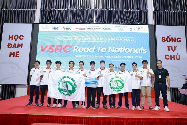 Từ phòng lab đến đấu trường robot: Hành trình của những chồi non STEM Việt Nam