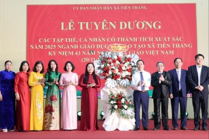 Xã Tiến Thắng khen thưởng nhiều tập thể, cá nhân xuất sắc trong năm học 2024-2025