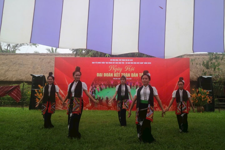 Ngày hội Đại đoàn kết toàn dân tộc 2025 tại Làng Văn hóa các dân tộc Việt Nam