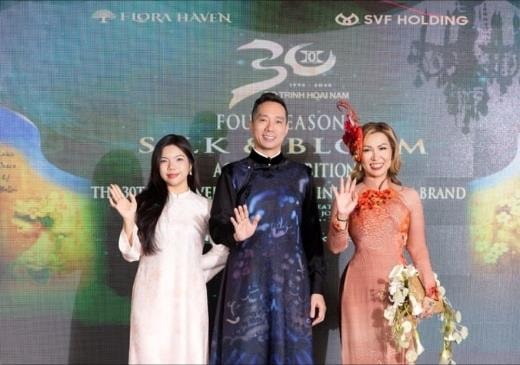 Trình diễn áo dài tại nước ngoài: Lan toả di sản văn hoá Việt Nam ra thế giới