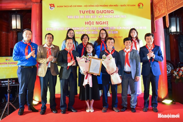 Thành lập Hội đồng Đội và tuyên dương nhà giáo trẻ tiêu biểu phường Văn Miếu - Quốc Tử Giám