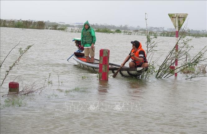 Huế: Lũ trên các sông đang xuống; tìm kiếm 1 người mất tích