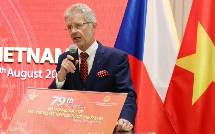 Chủ tịch Thượng viện Quốc hội Cộng hòa Séc bắt đầu thăm chính thức Việt Nam