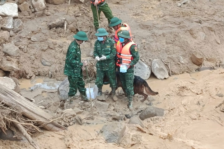 Đà Nẵng: Tìm thấy 1 thi thể nạn nhân vụ lở đất ở xã Hùng Sơn