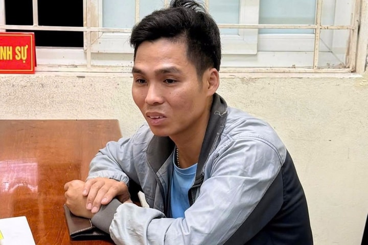 Tạm giữ hình sự tài xế lao xe vào CSGT để bỏ chạy