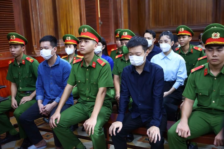 Hoa hậu Thùy Tiên, Quang Linh Vlogs, Hằng Du Mục nhận mức án 2 năm tù