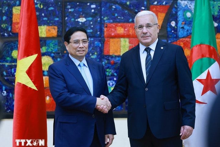 Thủ tướng Phạm Minh Chính hội kiến Chủ tịch Hạ viện Algeria