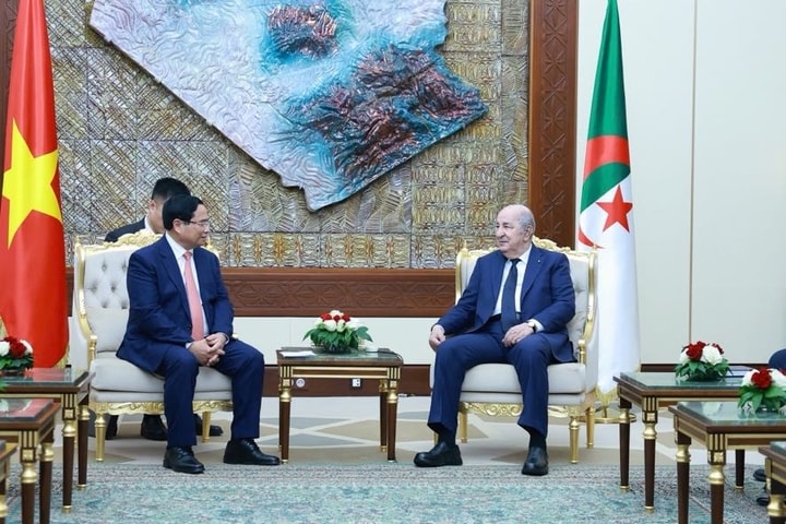 Thủ tướng Phạm Minh Chính hội kiến Tổng thống Algeria