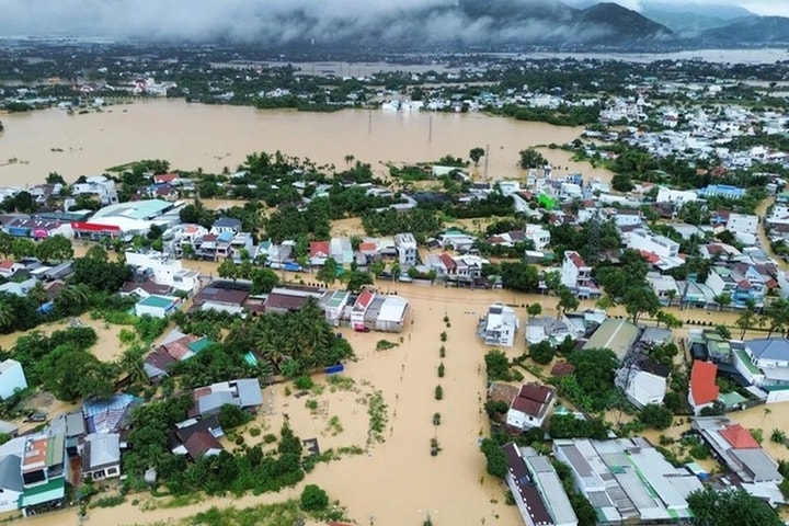 Tập trung triển khai các biện pháp cấp bách ứng phó lũ đặc biệt lớn tại Khánh Hòa, Đắk Lắk và Gia Lai
