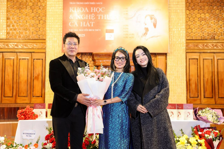 Giảng viên thanh nhạc, nghệ sĩ Opera Bích Thủy ra mắt sách quý về sư phạm thanh nhạc ở Việt Nam 