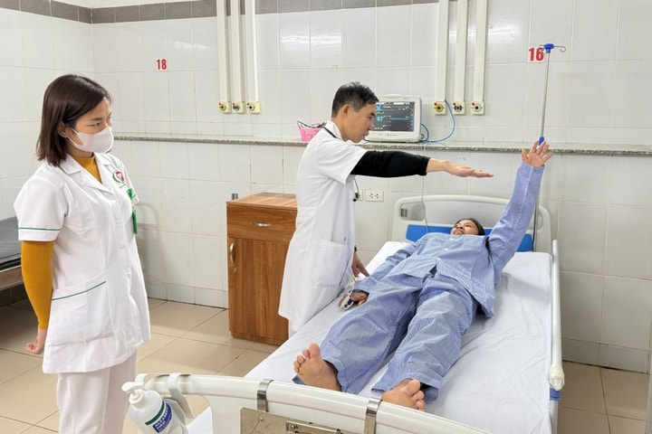 Bệnh nhân đột quỵ thoát cửa tử nhờ “thời gian vàng” và kỹ thuật tiêu sợi huyết
